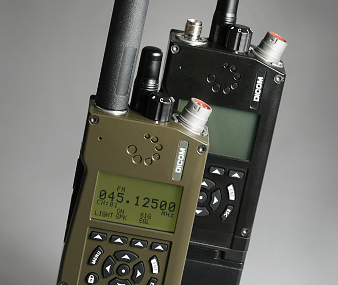 DICOM®RF40 handheld transceiver